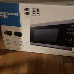 New. Samsung microwave oven