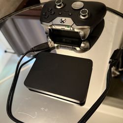 Xbox Elite Controller And Expansion Tank