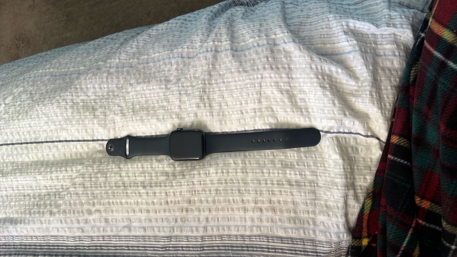 Apple Watch SE (1st Generation) GPS, 44mm Space Gray