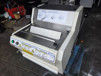 Oliver 732-N Front-Load Bread Slicer w/ Bagging Scoop, Countertop Model 115v 1/2" Slicing Excellent conditions !!