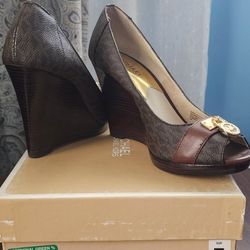 Michael Kors Hamilton wedges