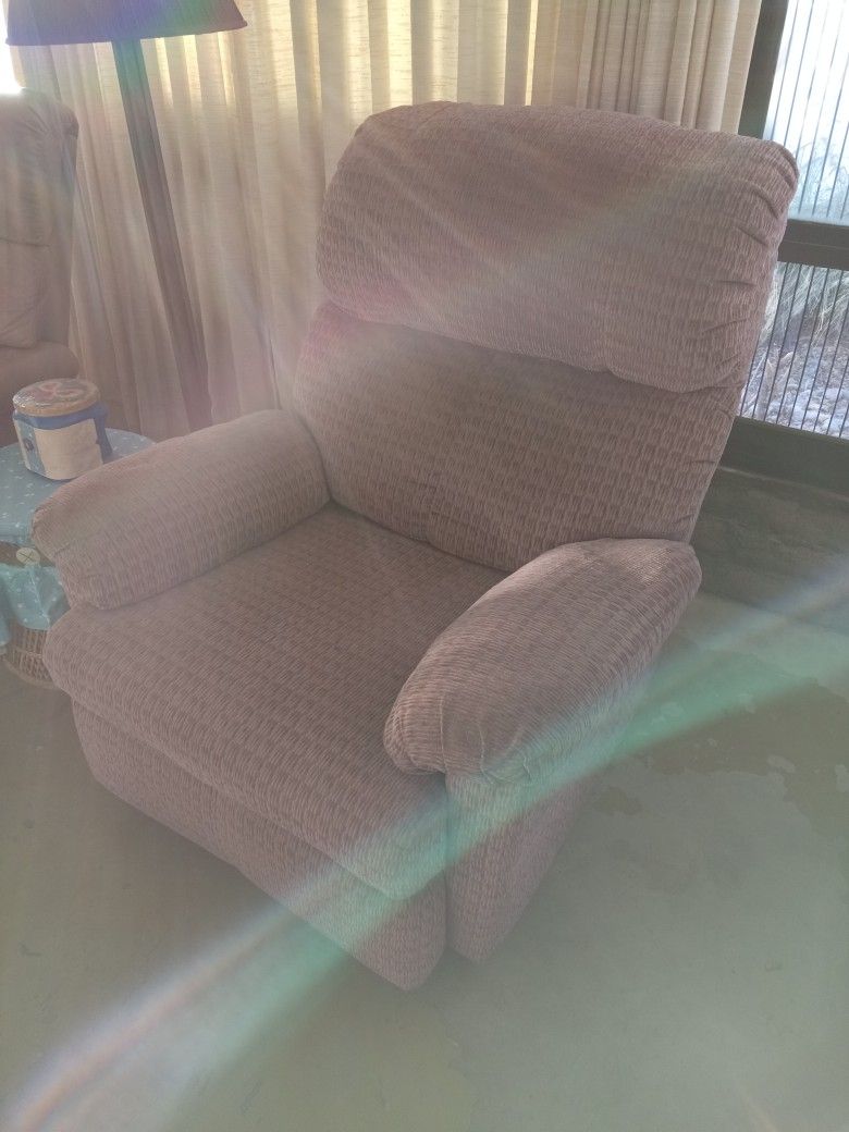 Lane Lazyboy Swivel Rocker Recliners for Sale in Mesa, AZ OfferUp
