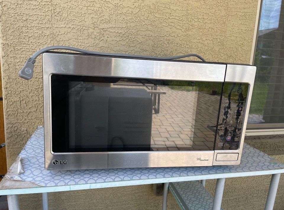 LG Countertop Microwave 