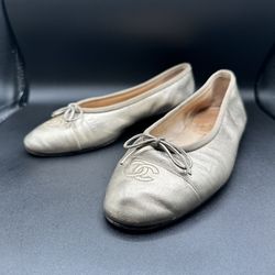 Chanel Ballet Flats 39 Gold CC Toe Logo Brand Authentic