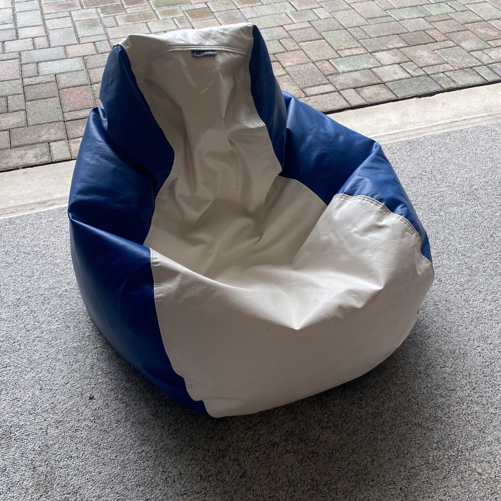  (2) E  Sea Rider Bean Bag Chair