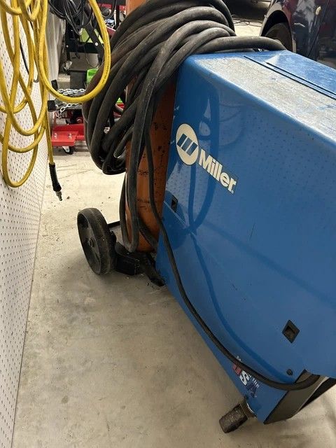 Miller Millermatic 350P Pulse MIG Welder
