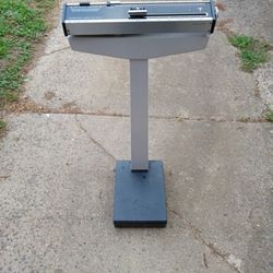 Health O Meter Dr Office Type Scale With 300 Pound Weight Limit 