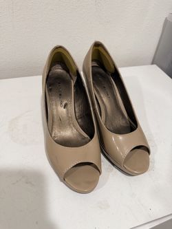 Women Bandolino Nude Peep Toe Pumps - Size 6