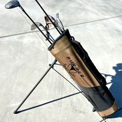  TaylorMade Burner junior or youth golf set, which typically includes the stand bag pictured. These sets are designed for younger players, often featu