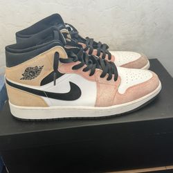 Jordan 1 Mid SE (Size 13)