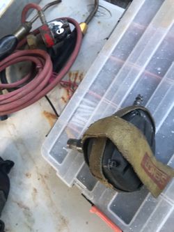 Air nail gun for trusse