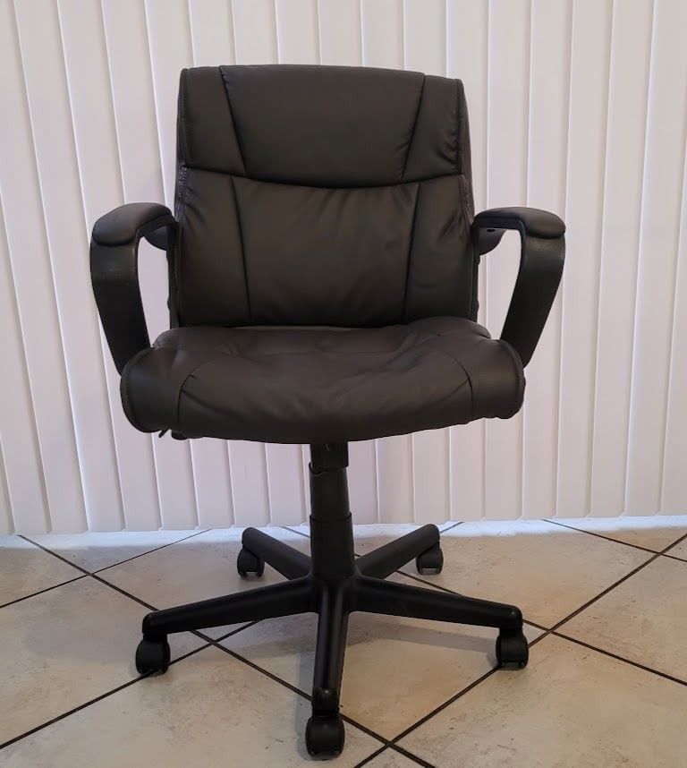 Executive Ergonomic Swivel Black Faux Leather Office Chair (Read the info please)