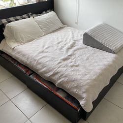 Bed Frame with 2 drawer & Mattress (Full size)