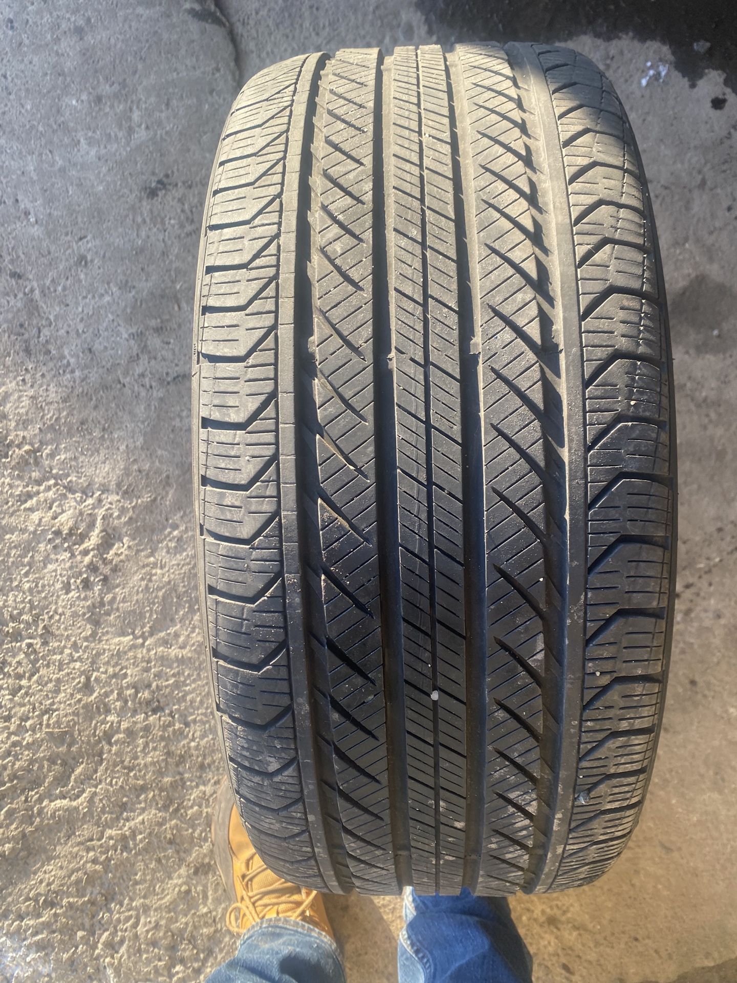 One Like New Tire 235 40 18