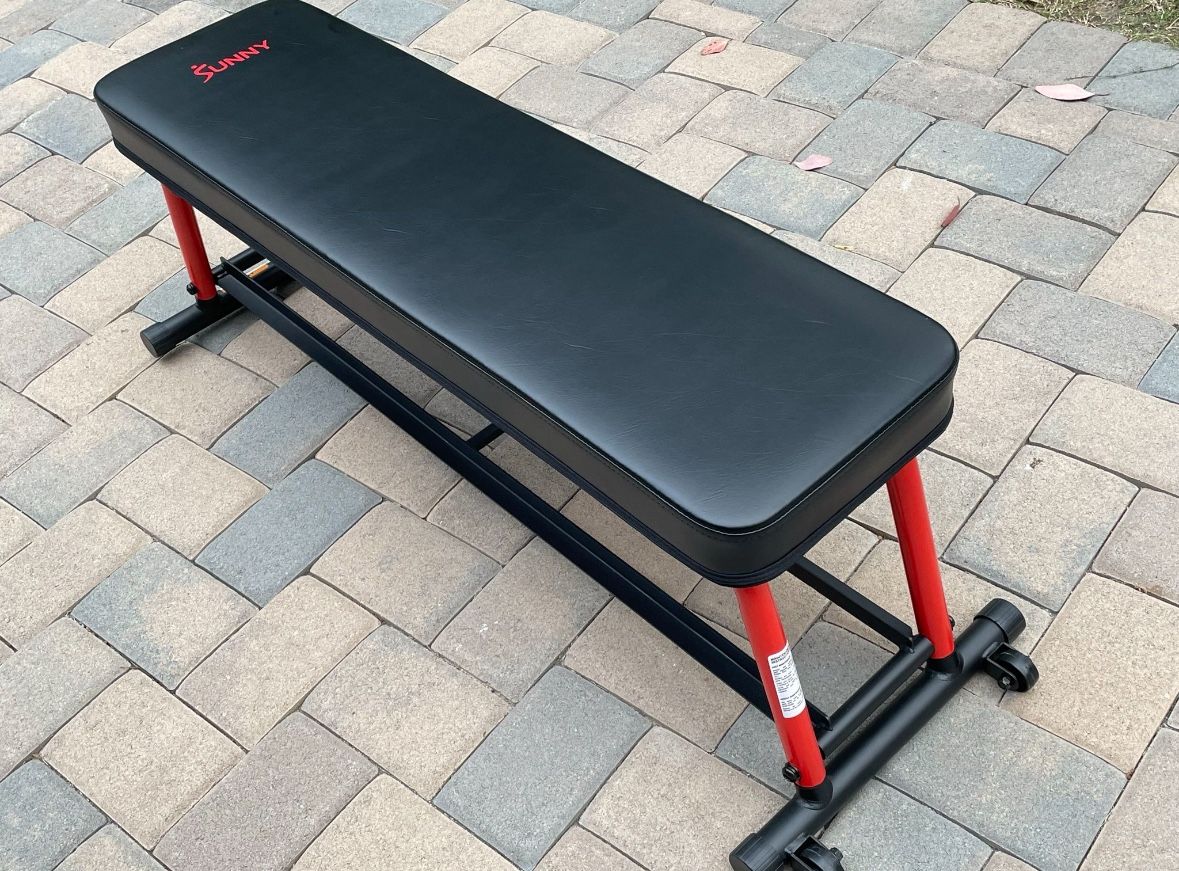 Flat Weight Bench 550 Lb Capacity W/ Optional Dumbbell Rack