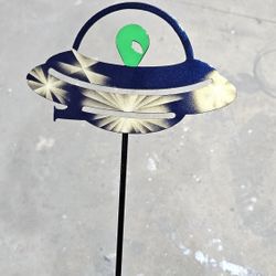 Metal Garden Or Yard Decor AS IS