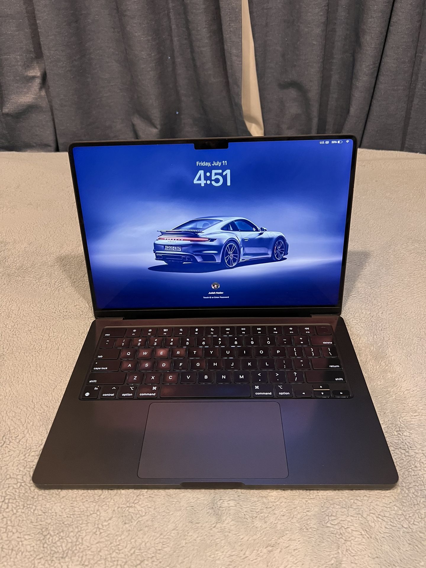 M3 Macbook Pro 1 Tb SSD 18gb RAM
