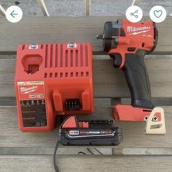 Milwaukee M18 Fuel 3/8 Compact Impact Wrench Battery And Charger Kit NEW