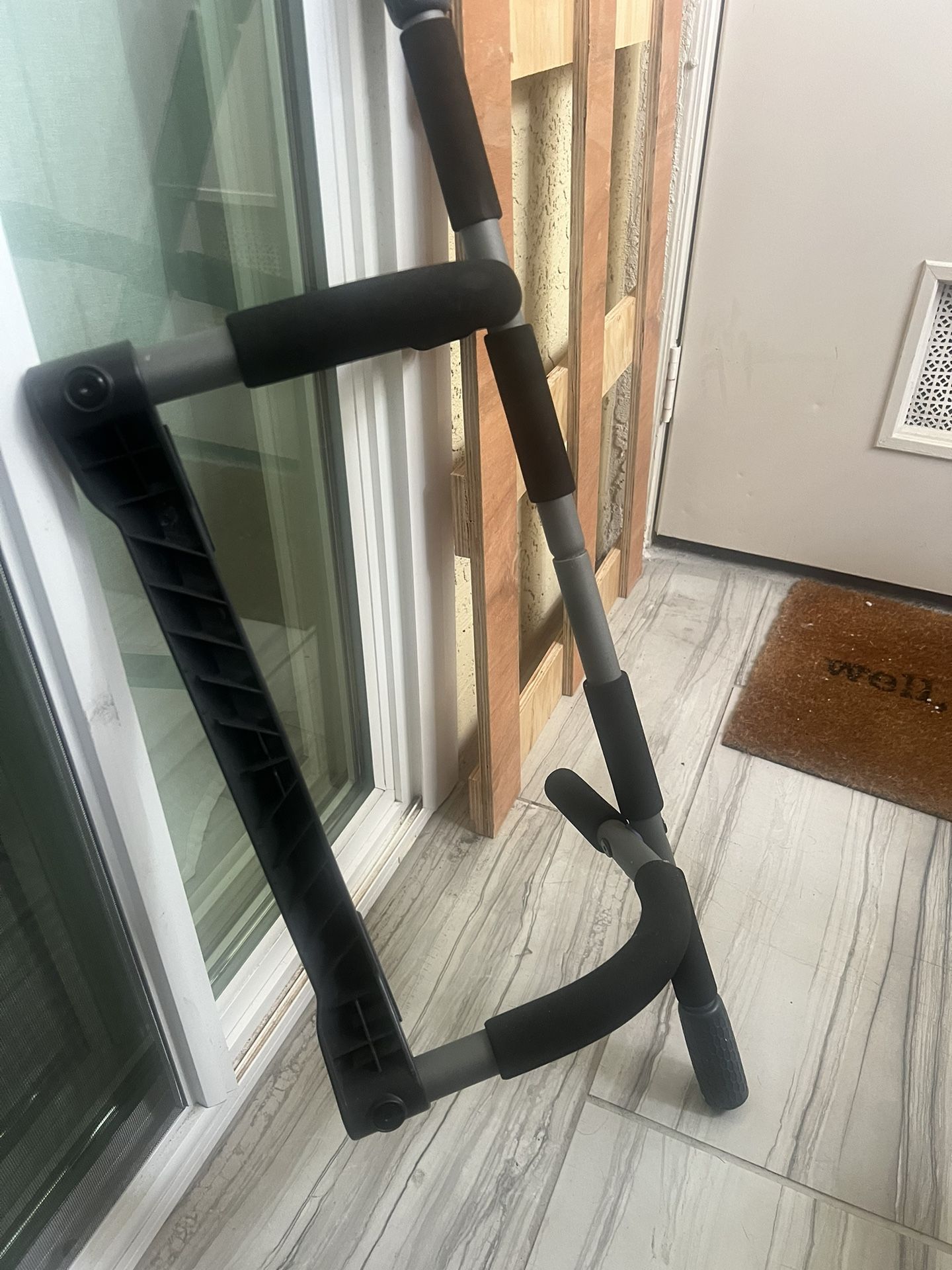 Pull up Bar Doorway