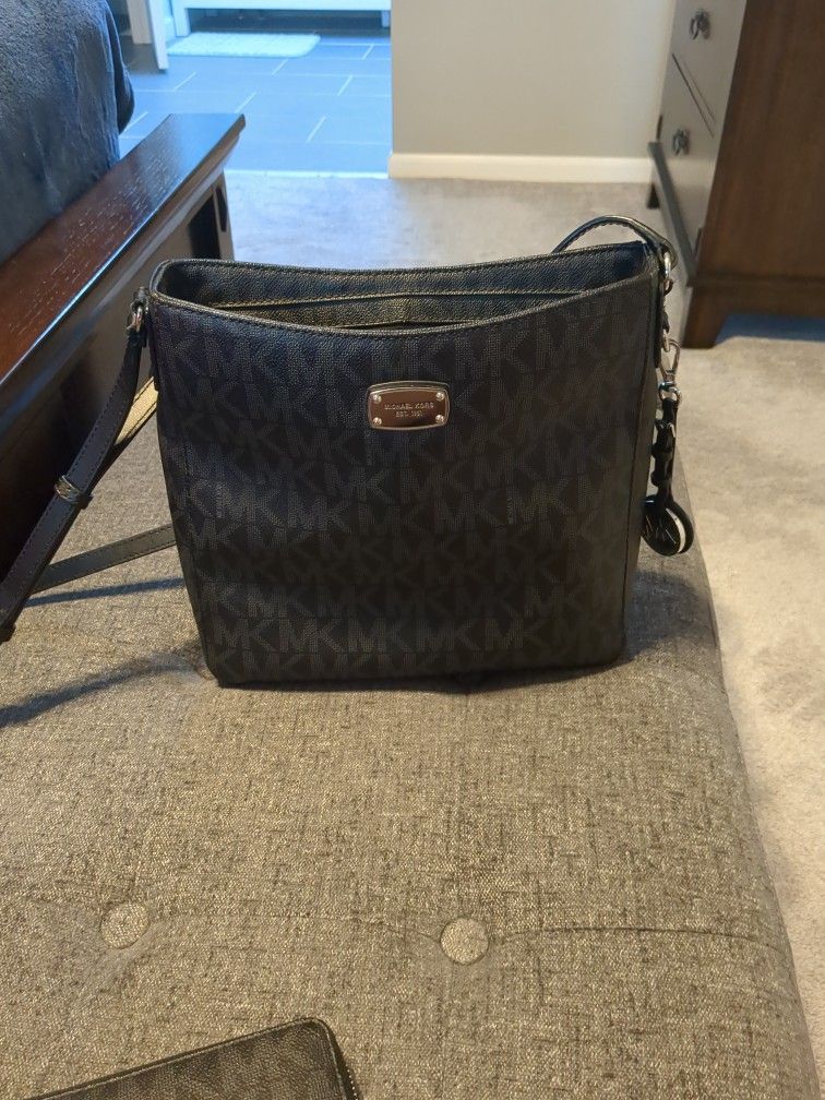 Black Michael Kors Signature Bag