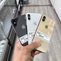 iPhone XS Unlocked 64GB $150!
