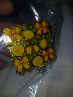 Badge clip