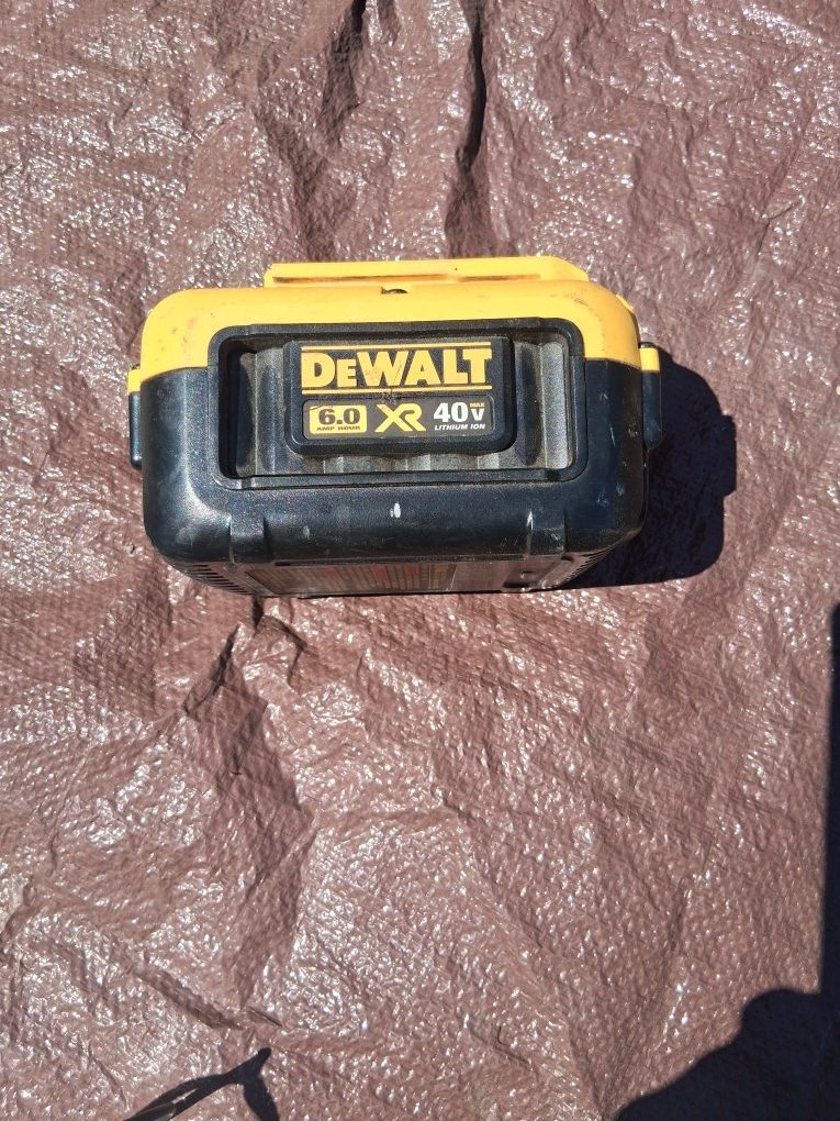 Dewalt 6.0 Ah 40V MAX Lithium Ion battery