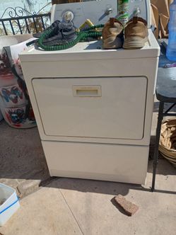 Large capacity gas dryer works really good stays hot dry fast