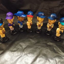 7 BOBBLE HEAD MINI MLB