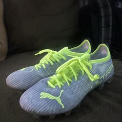 Puma Ultra Soccer Cleats - 7 Men’s, 8.5 Women’s
