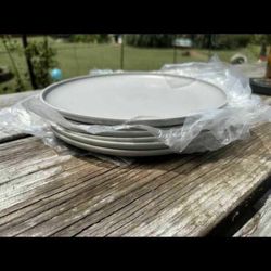🔹💥 6 NEW PLASTIC PLATES IN LIGHT GREY COLOR💥🔹