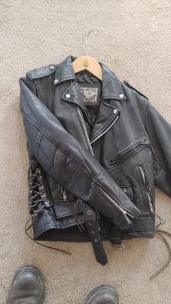 Small leather jacket for teeth very nice very retro Petite