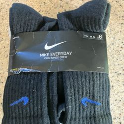 6 Pairs Of Kids Nike Socks New