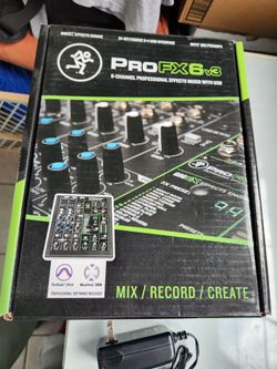 Mackie mixer