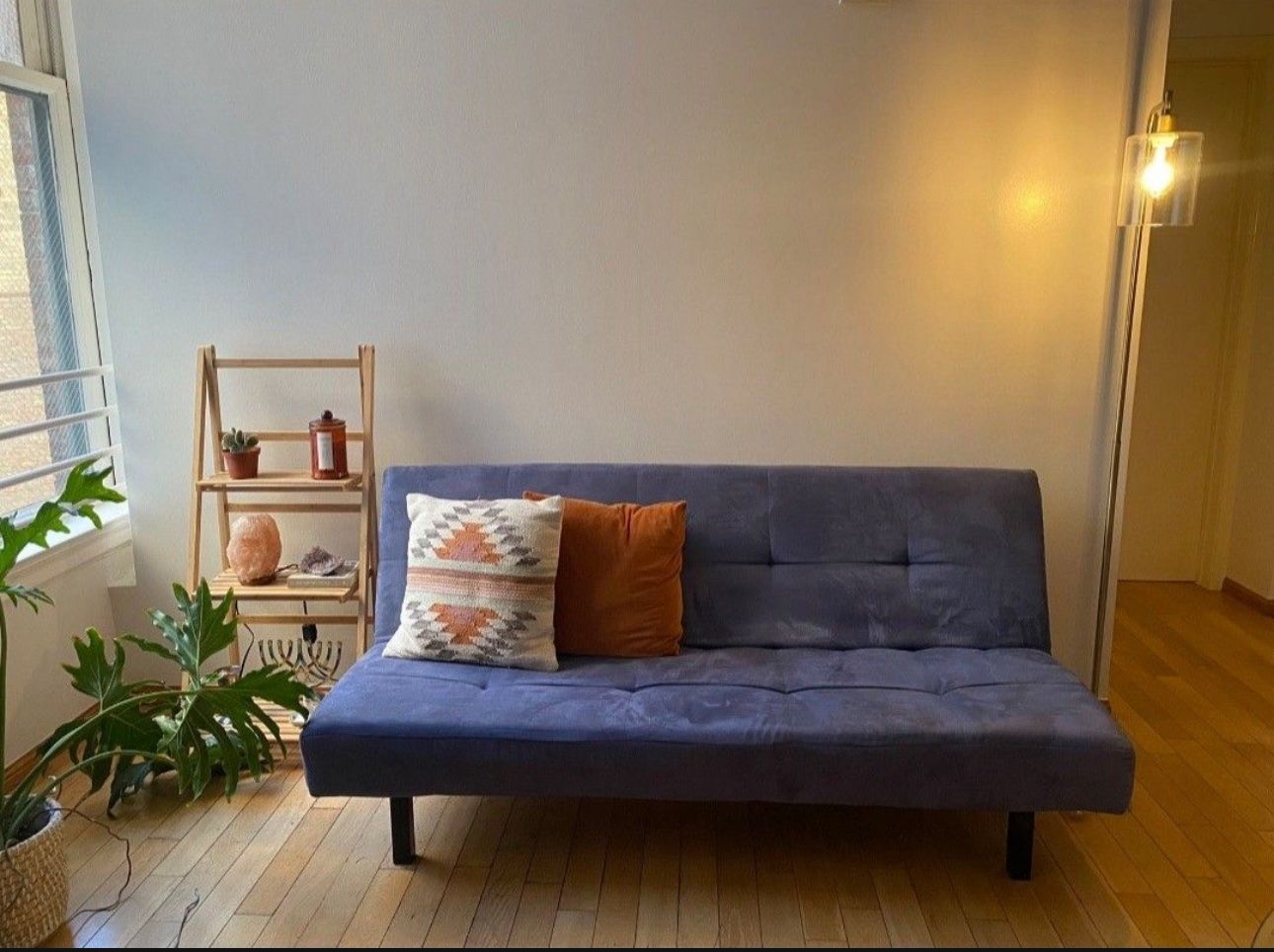 Futon / Couch!! (Delivery Available)