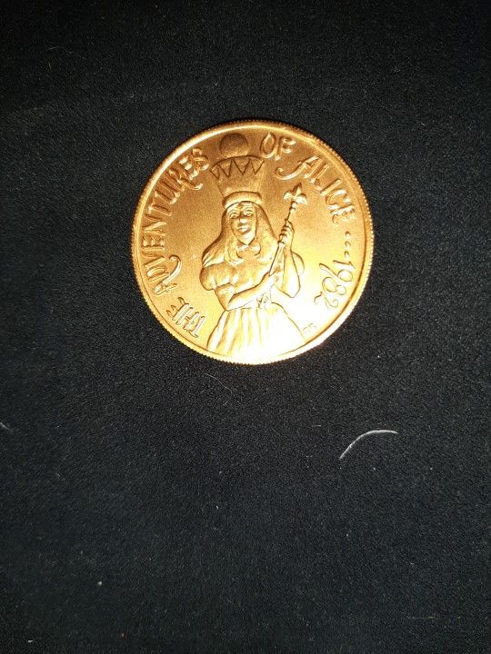 Vintage Collectable 1982 The Adventures of Alice Goin Coin