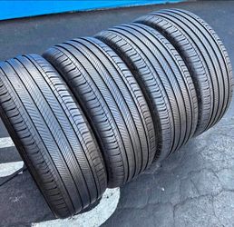 235 45 18 Michelin Tires Con 80% de Vida Las 4