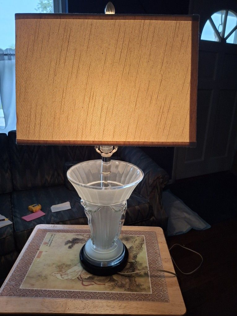 VERY Unique Looking Vintage LALIGUE FROSTE Female GLASS LAMP