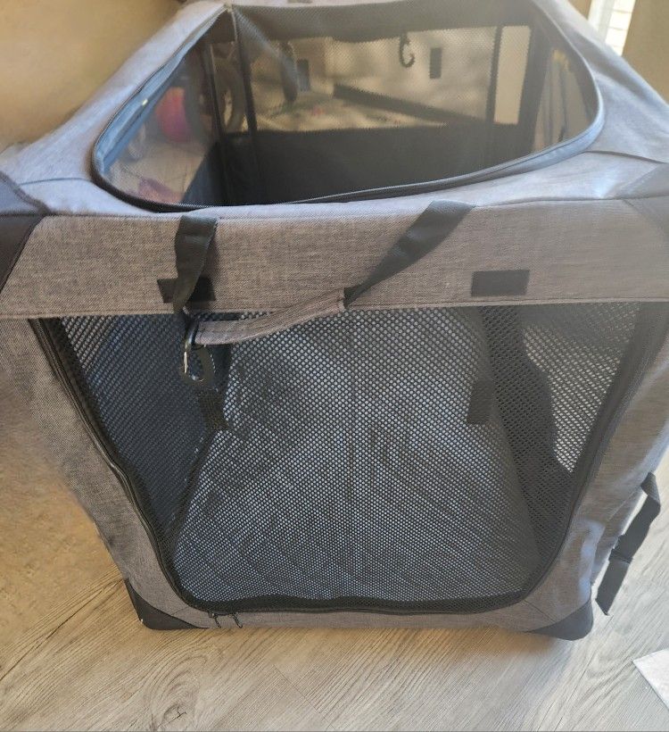 Foldable, Travel Dog Crate Excellent Condition