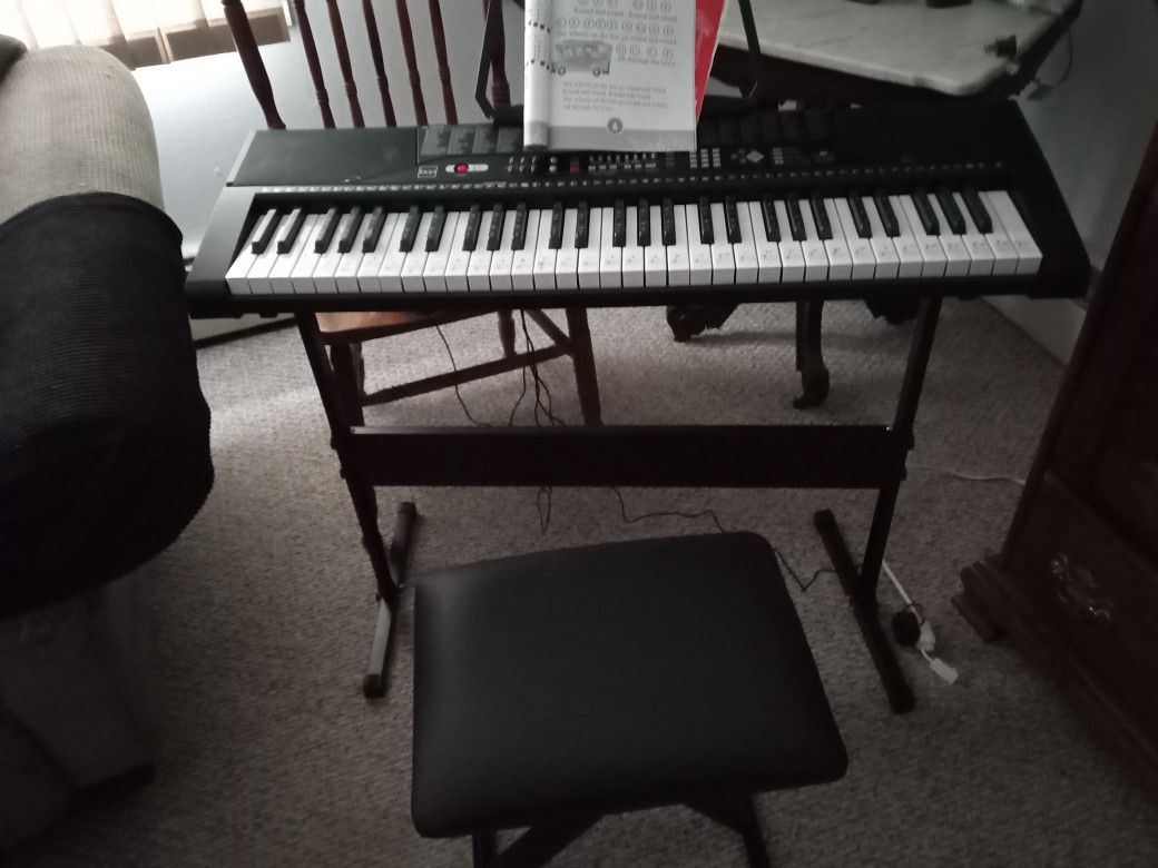 61 Key Board Piano For Sale With Light Up Keys