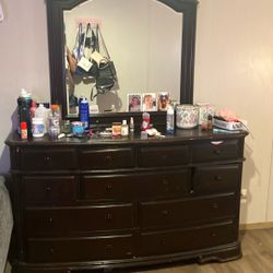 Mirror dresser