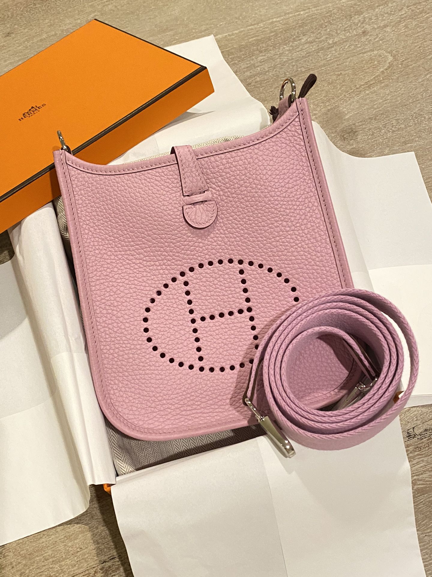 Authentic New Hermes Mini Evelyne Evelyn TPM Mauve Sylvestre Silver  Hardware for Sale in Pasadena, CA - OfferUp