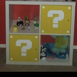 Kids Mario decor lamp and side table