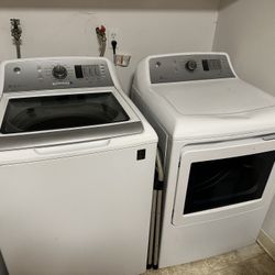 Large Capacity GE Washer & Dryer 