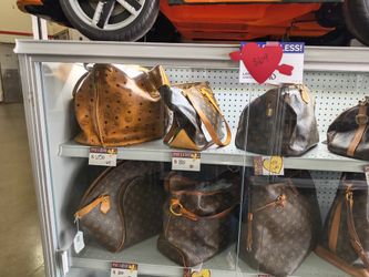 Design Purses And Designer Shoes Different Prices Layaway Available 10% Dwon If You Interested Ask Maribel Thank You 