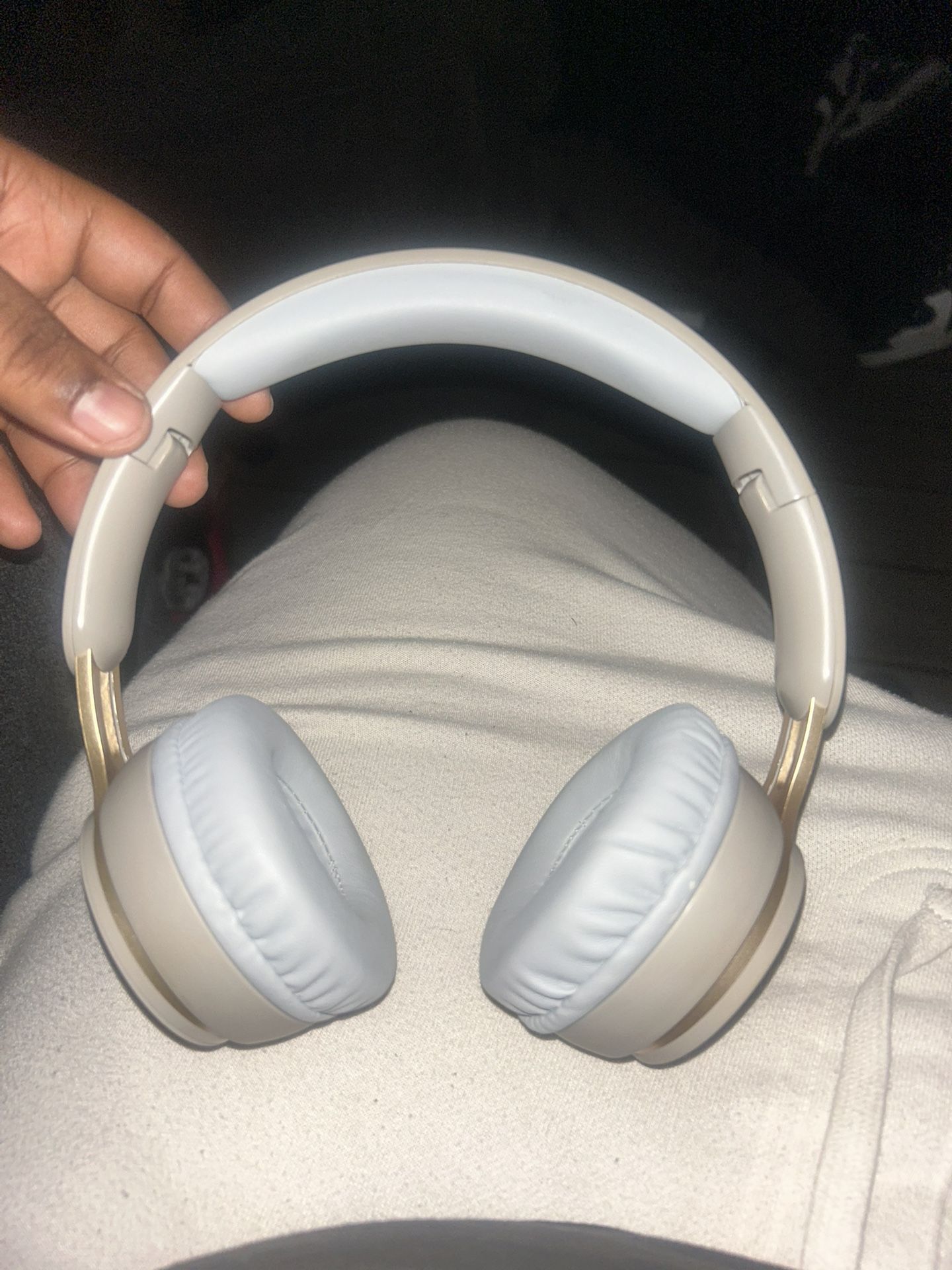Beats Solo Pros