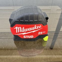 Milwaukee Tape Measure
