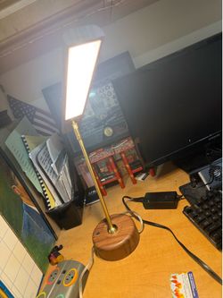 Desk lamp