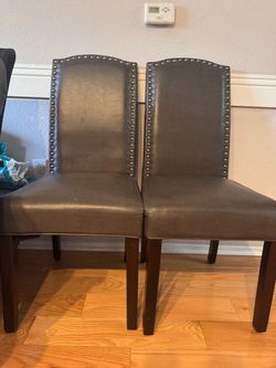 Dining chairs - set of 2 - Move out sale