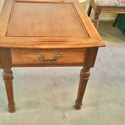 1970 BROYHILL Rustic Pecan 22” Accent Side End Table 1 Drawer Excellent Condition 